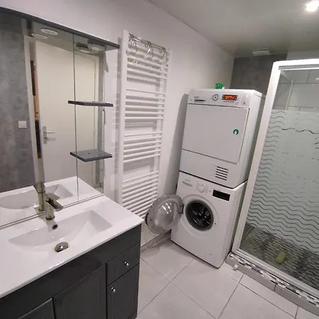 Apartment Avec Cour Fermee